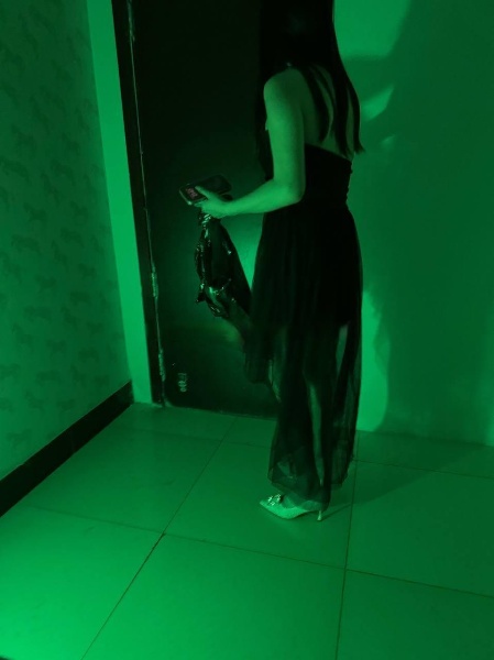 导航到郭店大集看到没牌子的门帘